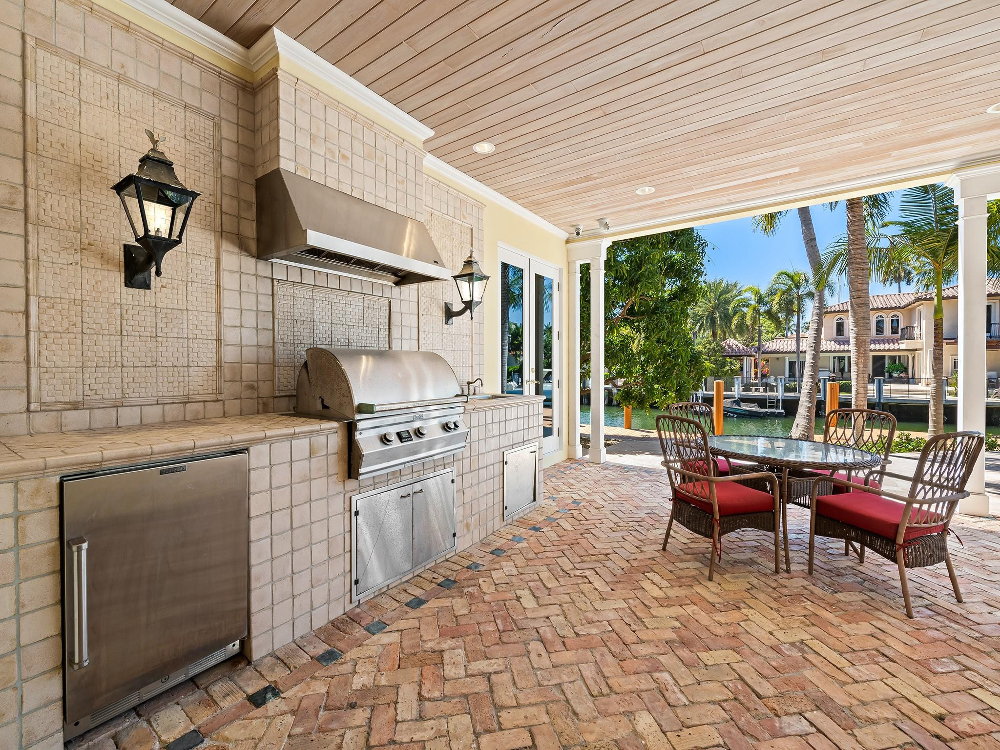 Las Olas Isles - Residential