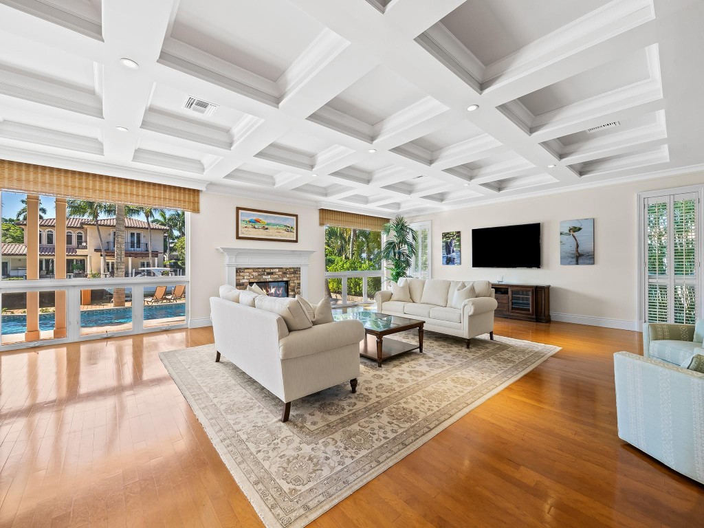 Las Olas Isles - Residential