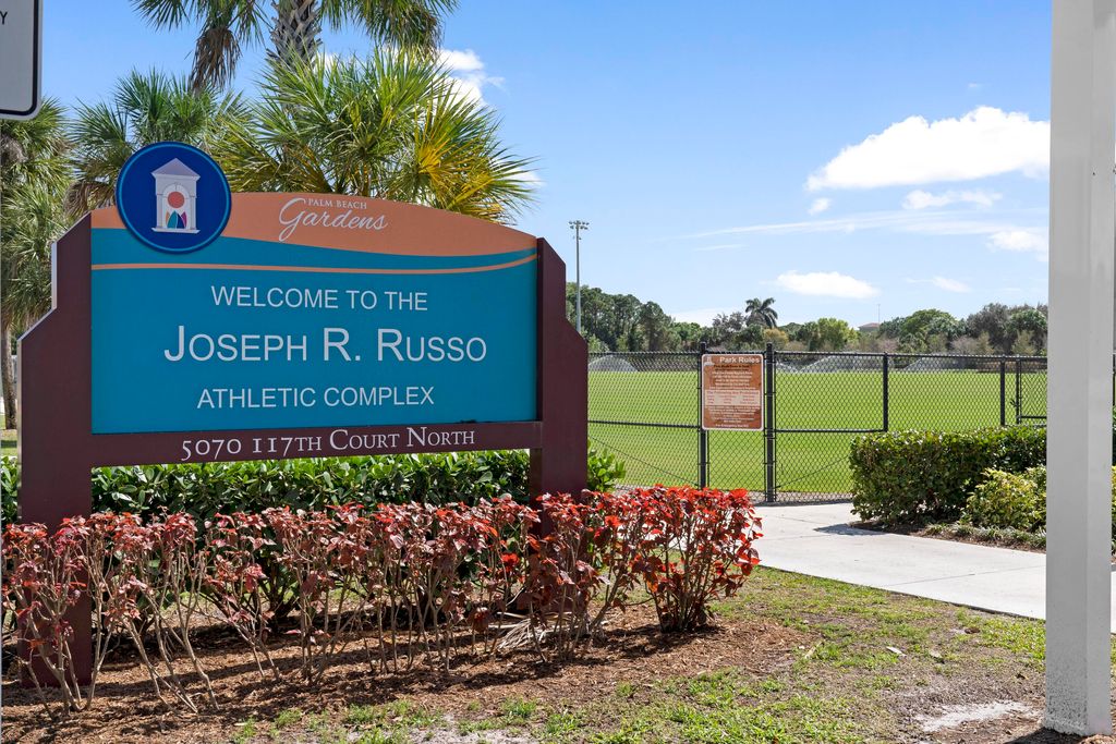 Photo of 8404 Chapman Oak Court, Palm Beach Gardens, FL 33410 (MLS # B26004623)