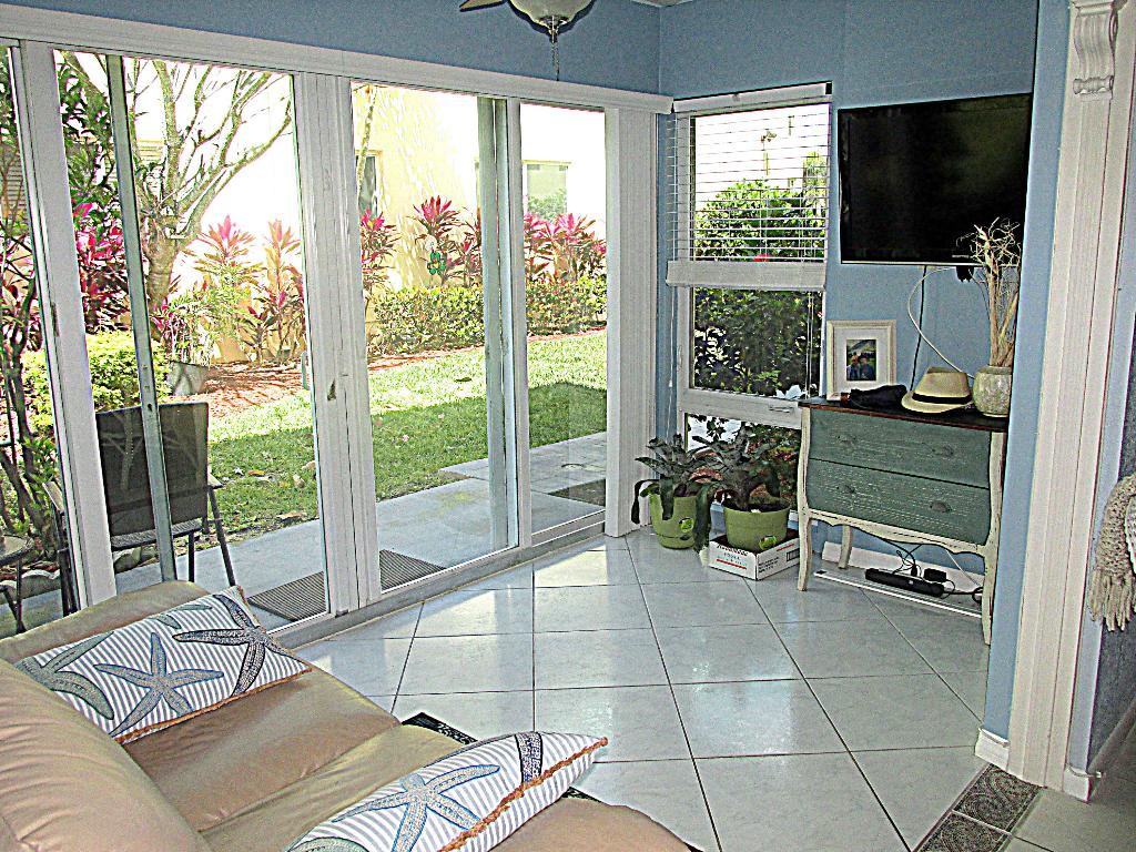 COLONIAL CLUB CONDO SEC 1 - Residential Lease