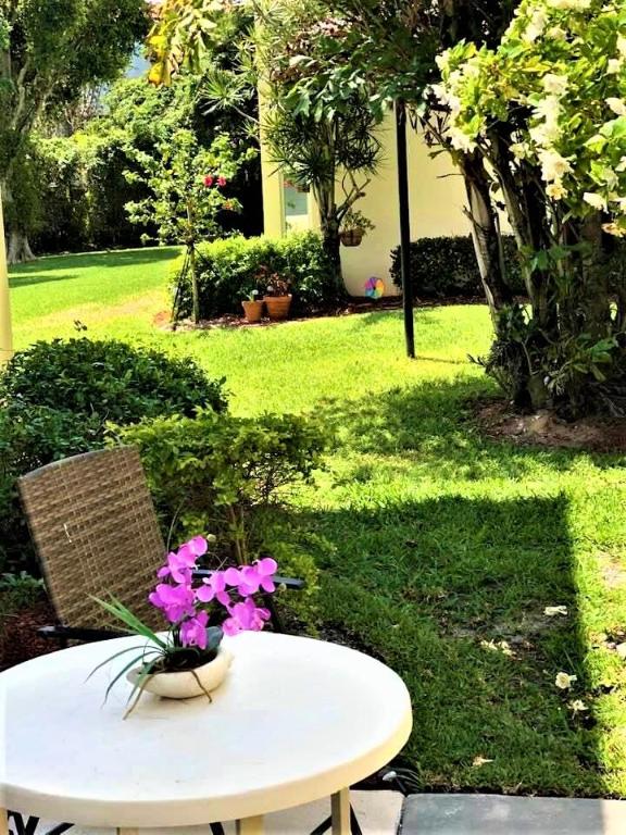 COLONIAL CLUB CONDO SEC 1 - Residential Lease