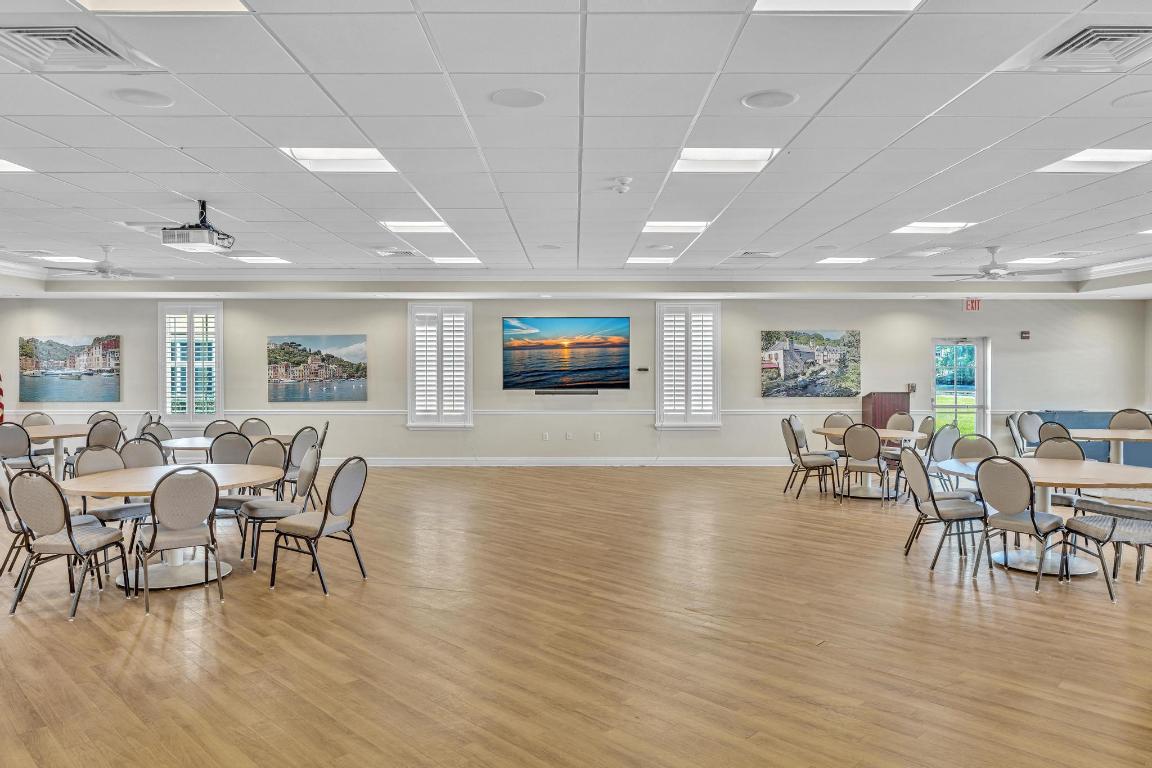 COLONIAL CLUB CONDO SEC 1 - Residential Lease