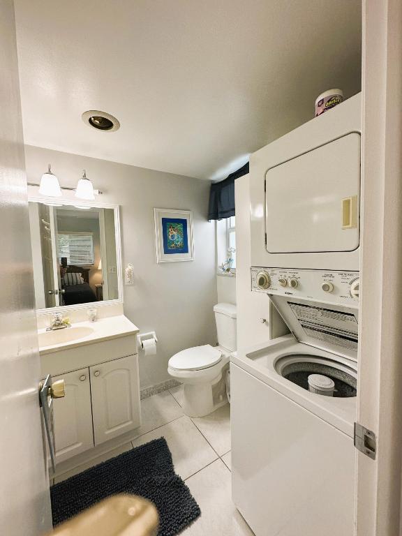 COLONIAL CLUB CONDO SEC 1 - Residential Lease