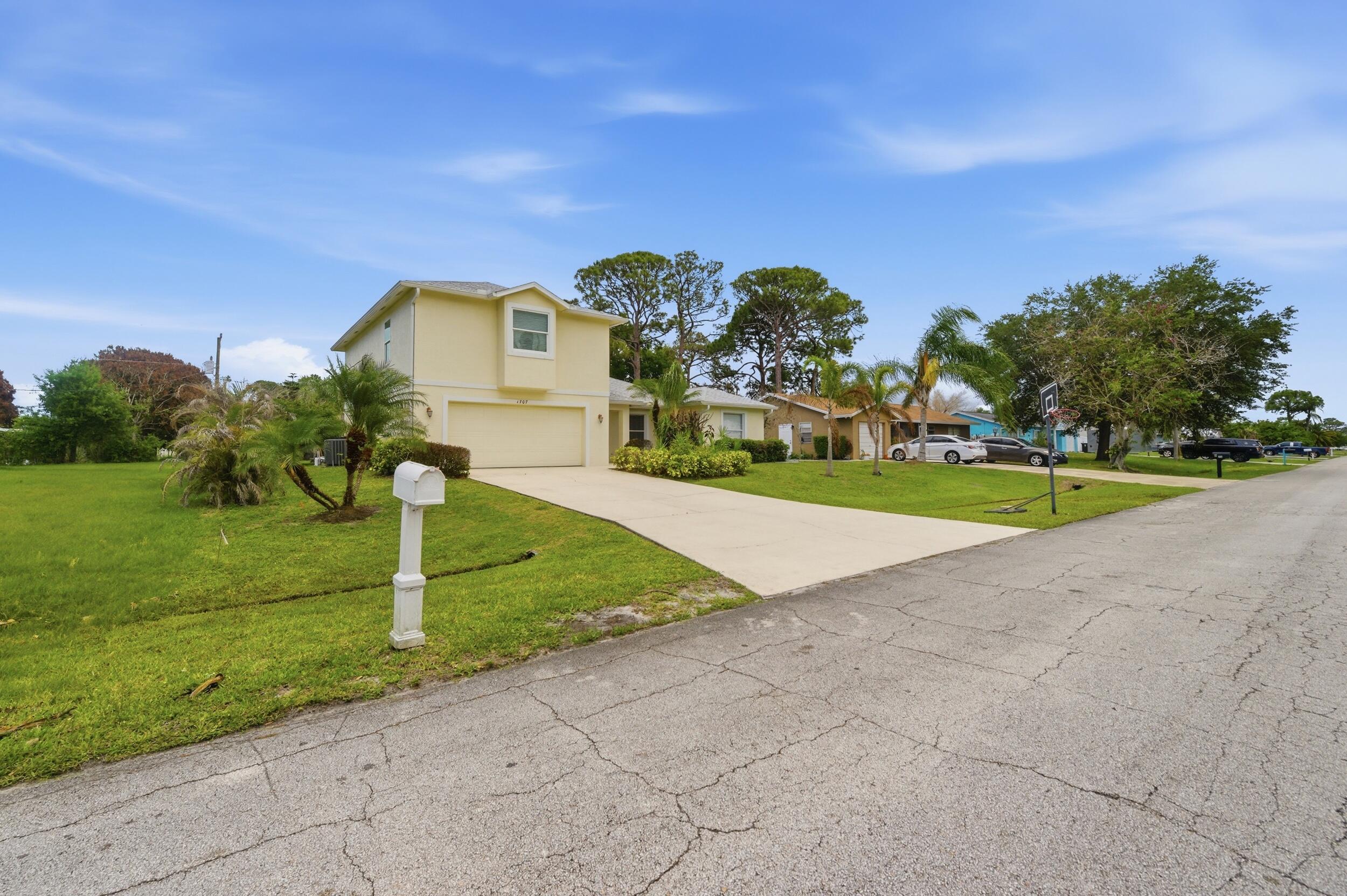 PORT ST LUCIE SECTION 13 - Residential Lease