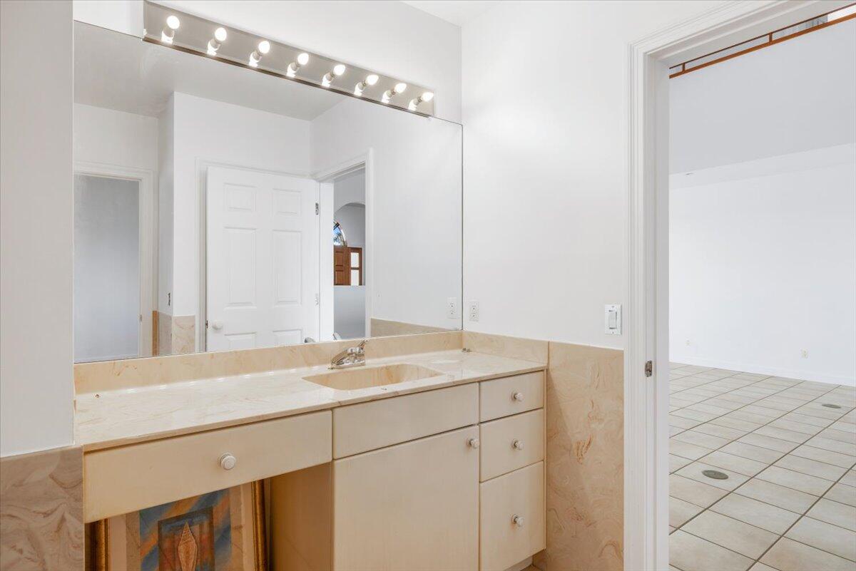 VERO ISLES PLAT NO 3 - Residential