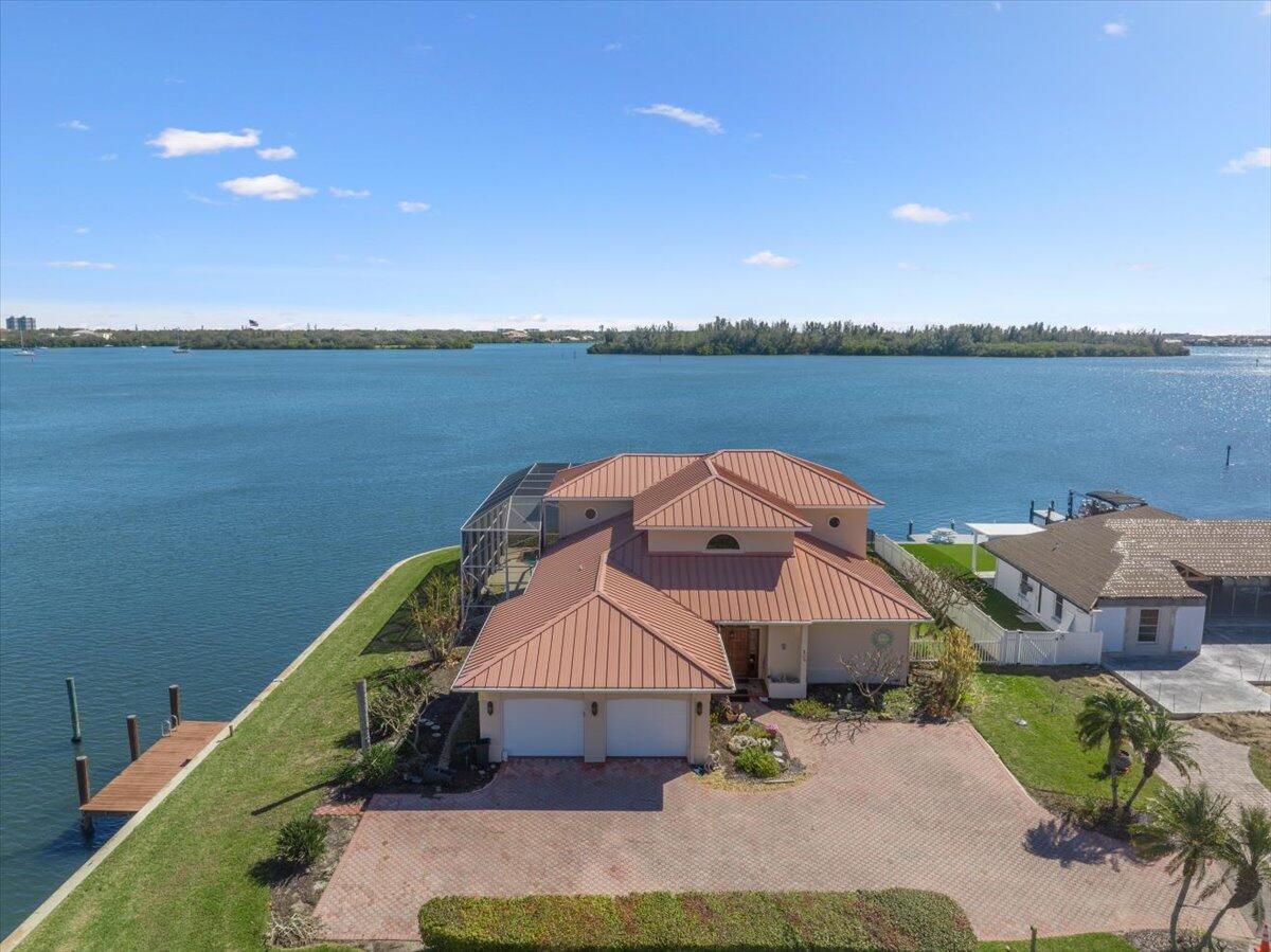 VERO ISLES PLAT NO 3 - Residential