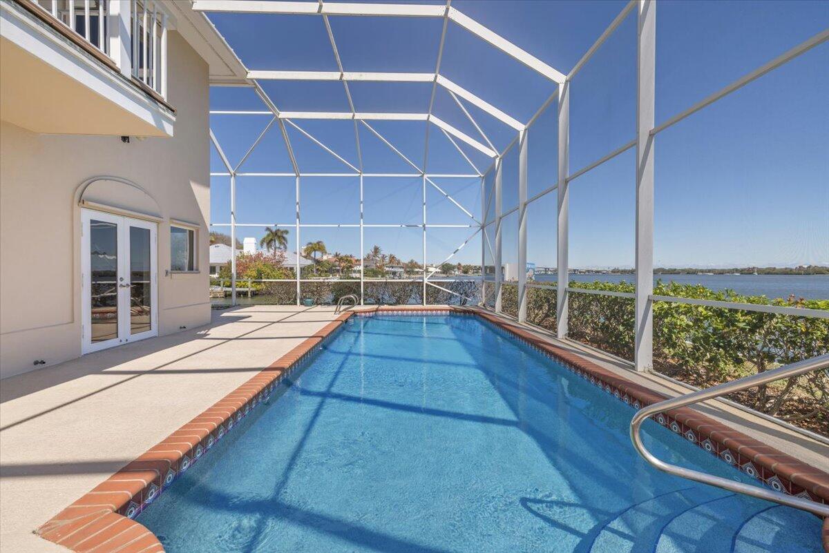 VERO ISLES PLAT NO 3 - Residential