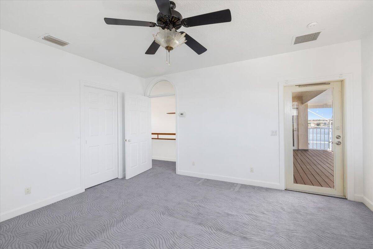 VERO ISLES PLAT NO 3 - Residential