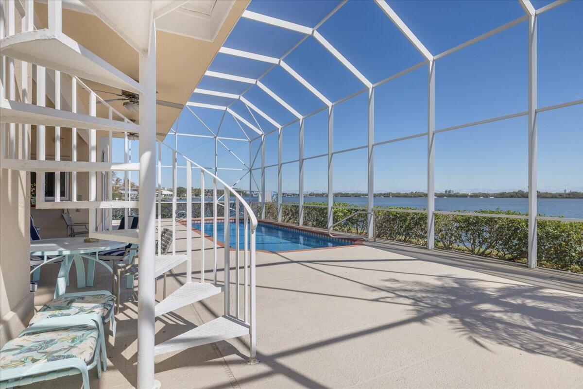 VERO ISLES PLAT NO 3 - Residential