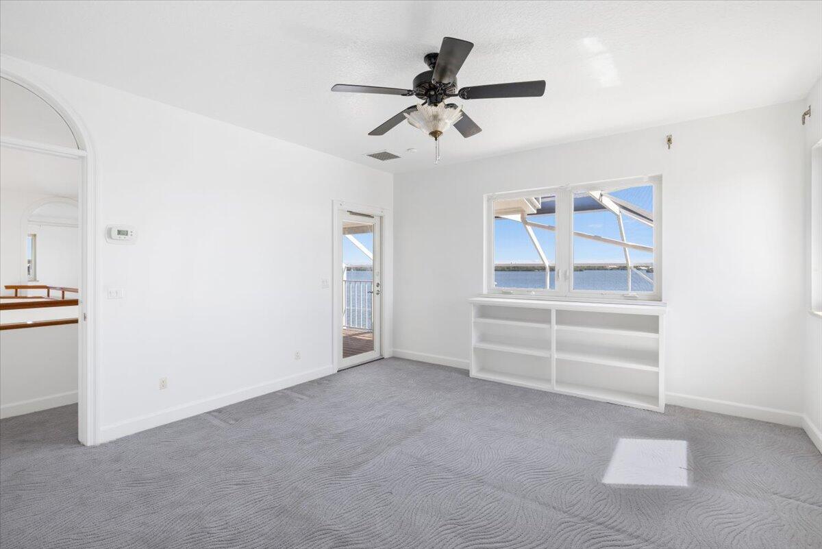 VERO ISLES PLAT NO 3 - Residential