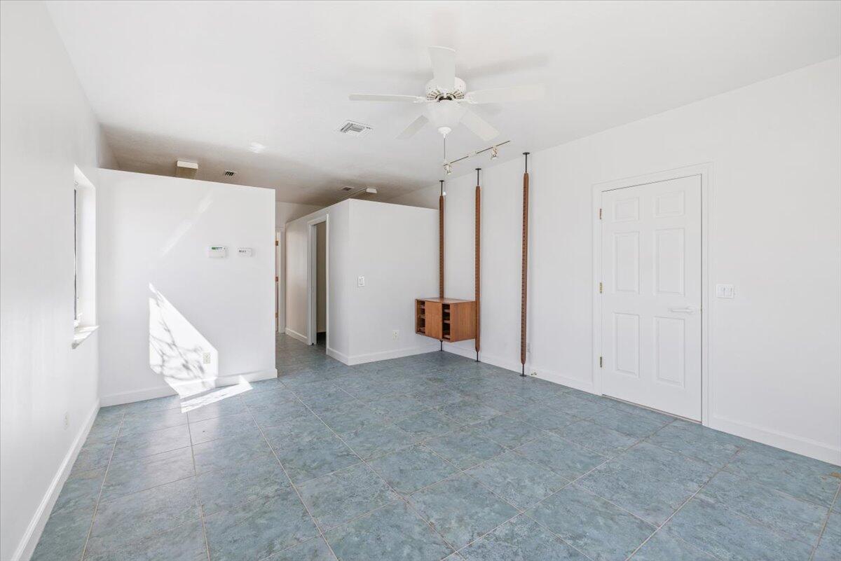 VERO ISLES PLAT NO 3 - Residential