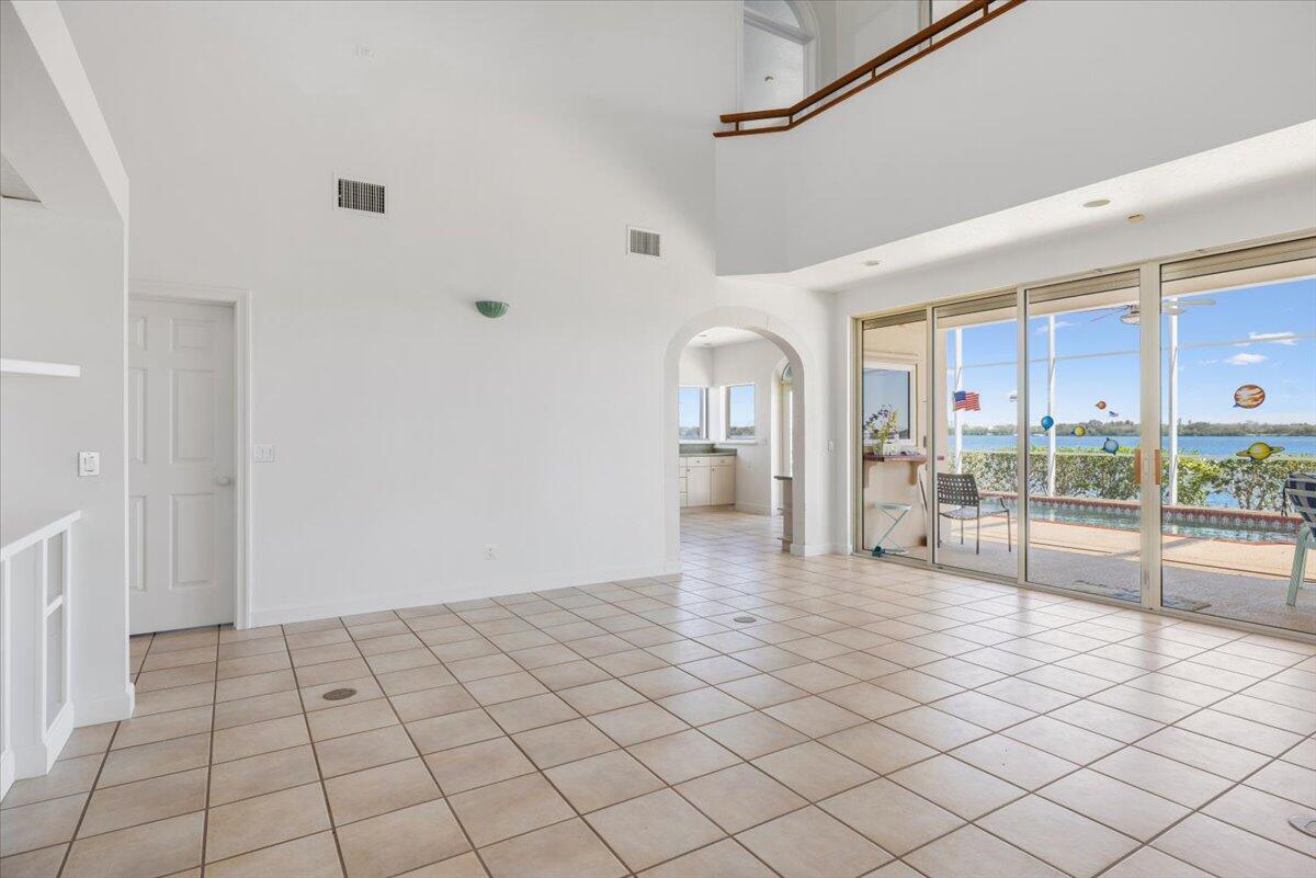 VERO ISLES PLAT NO 3 - Residential