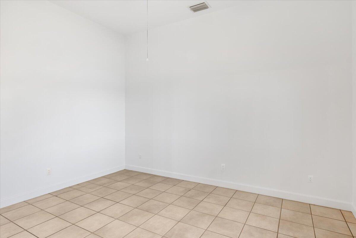 VERO ISLES PLAT NO 3 - Residential