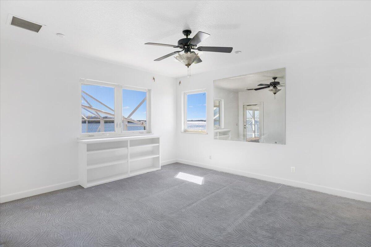 VERO ISLES PLAT NO 3 - Residential