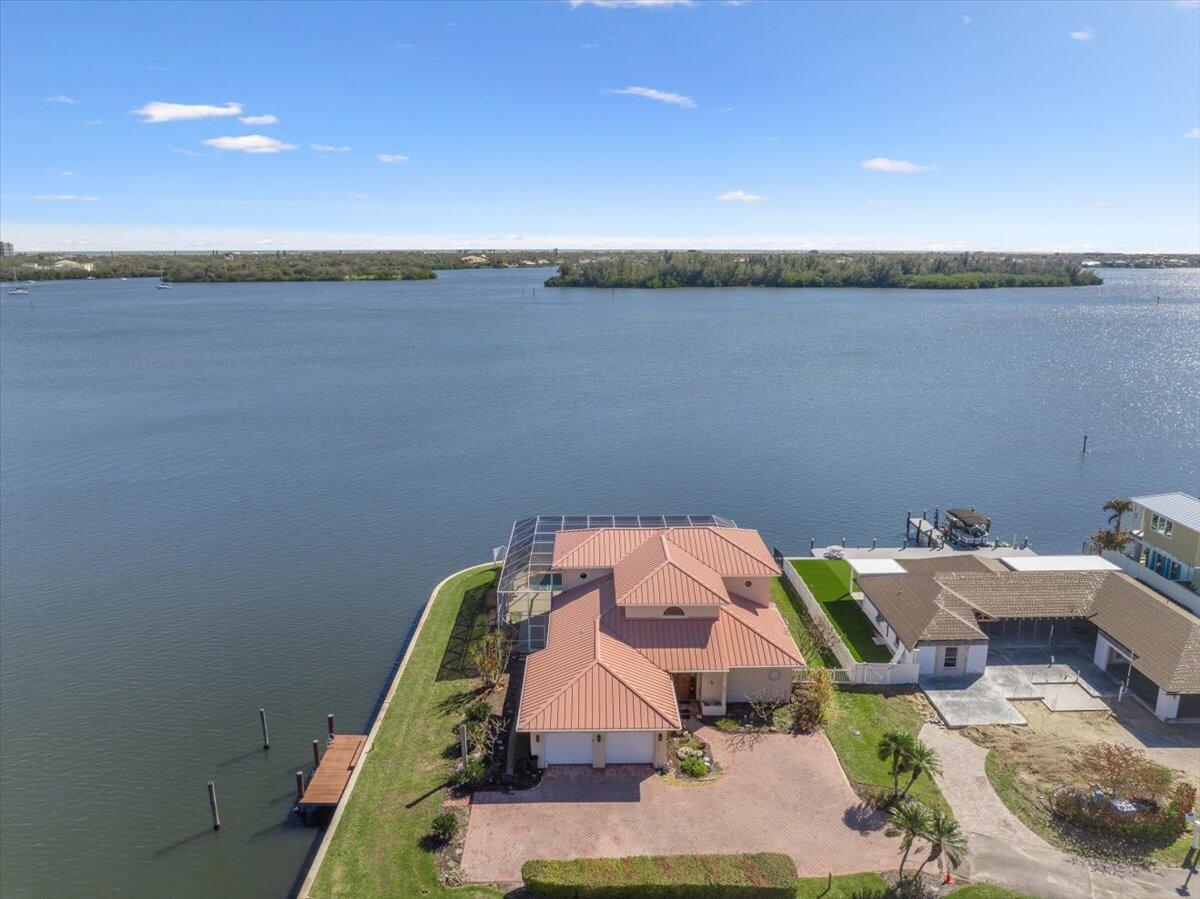 VERO ISLES PLAT NO 3 - Residential