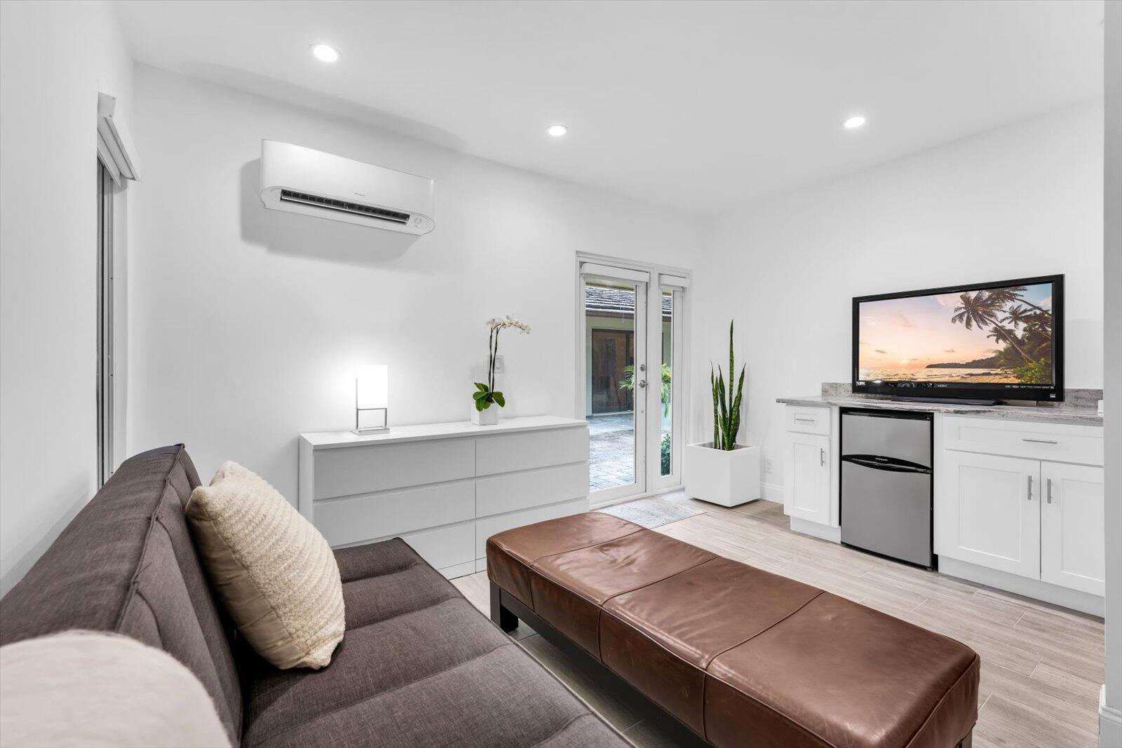 GOLF AND TENNIS VILLAGE P - Residential Lease