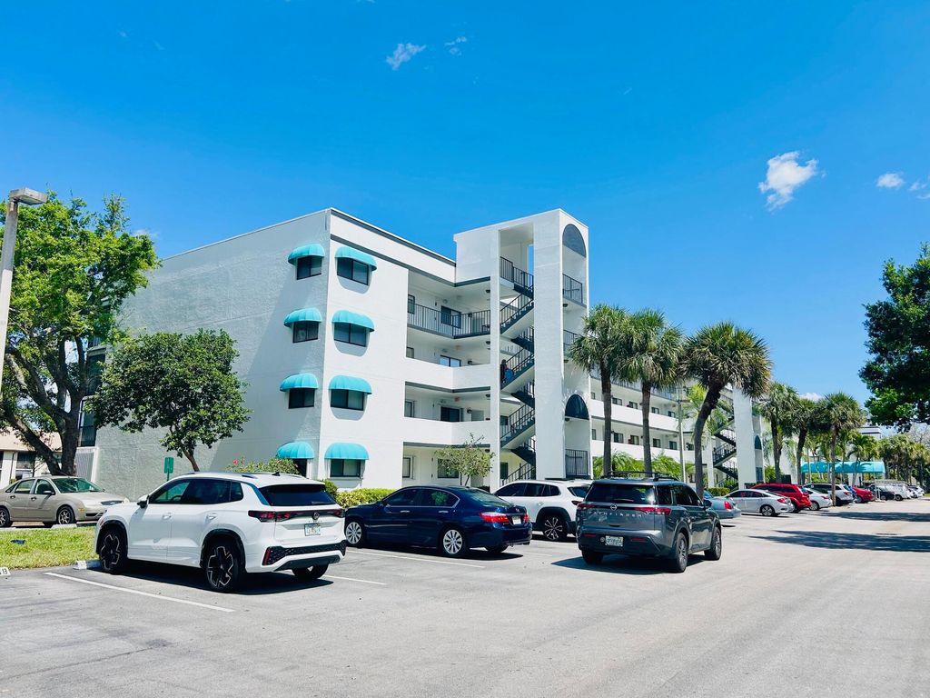 Photo of 4725 Lucerne Lakes Boulevard E #314, Lake Worth, FL 33467 (MLS # R11144890)