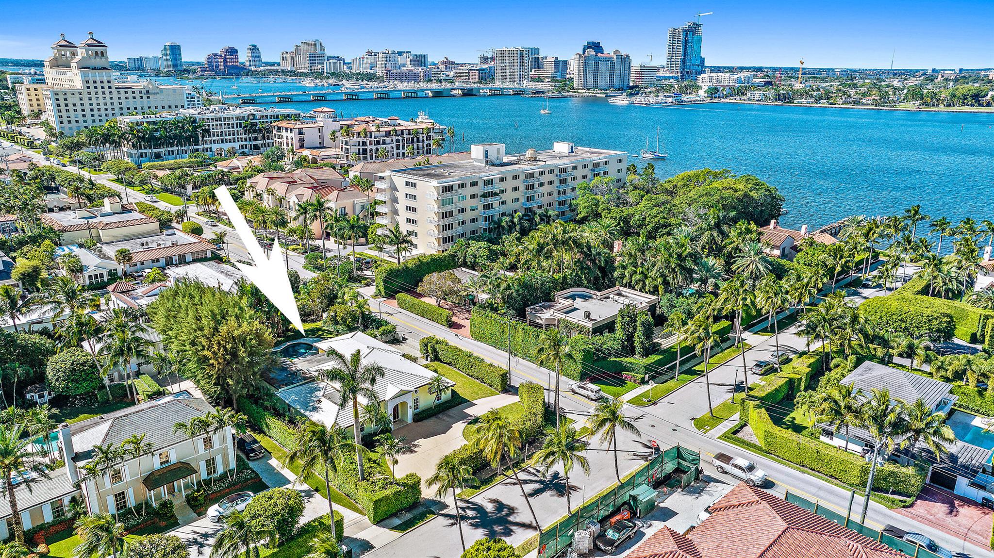 Lovely Bermuda on one off the most sought after streets in Palm Beach. This single story home sits on almost 20,000 SF of land. Freshly renovated kitchen, impact windows and doors, full house generator and dual baths in the primary bedroom.