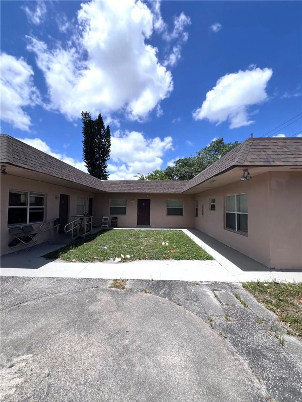 Photo of 4039 NW 31st Avenue #4, Lauderdale Lakes, FL 33309 (MLS # F10541538)