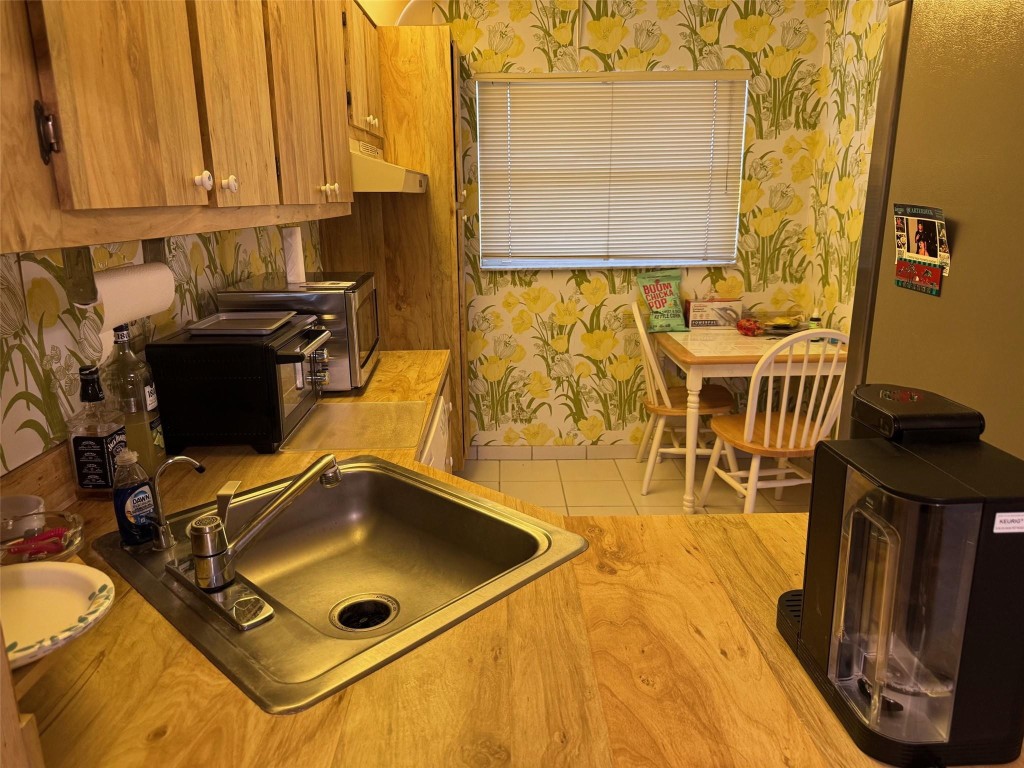 Omega Condo No #11 - Residential