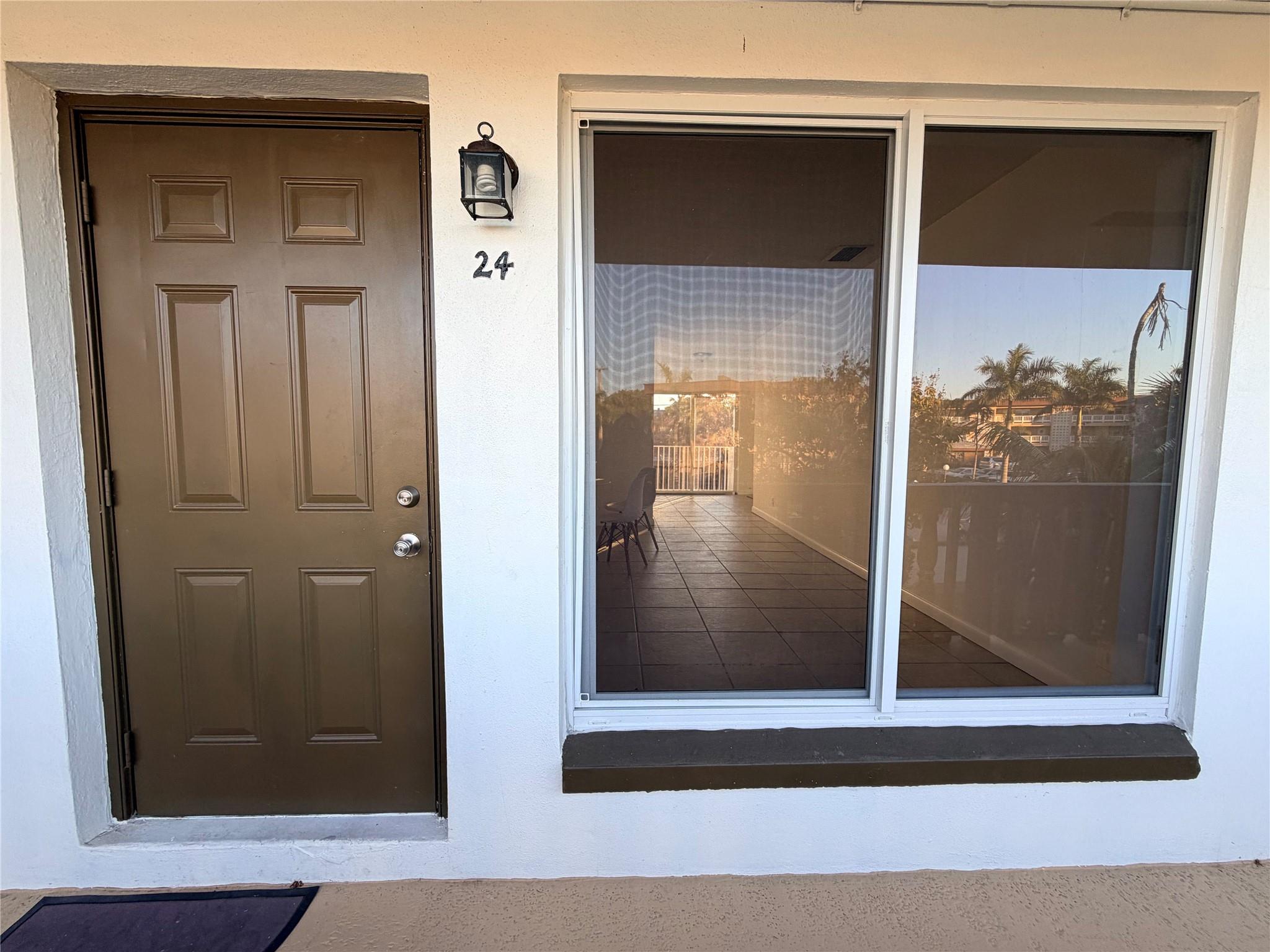 Hollywood Hills 6-22 B - Residential Lease