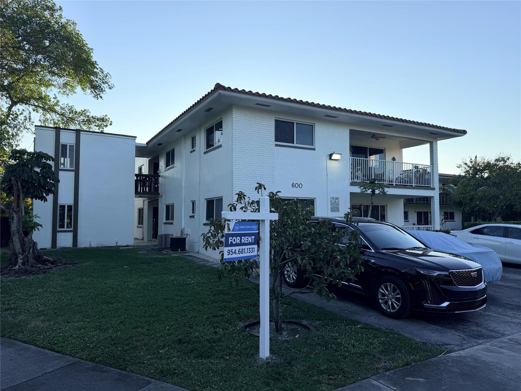 Hollywood Hills 6-22 B - Residential Lease