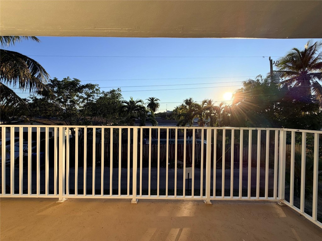 Hollywood Hills 6-22 B - Residential Lease