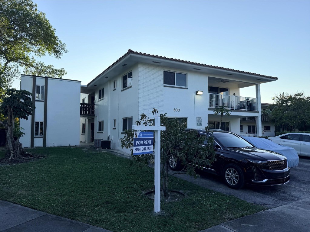 Hollywood Hills 6-22 B - Residential Lease