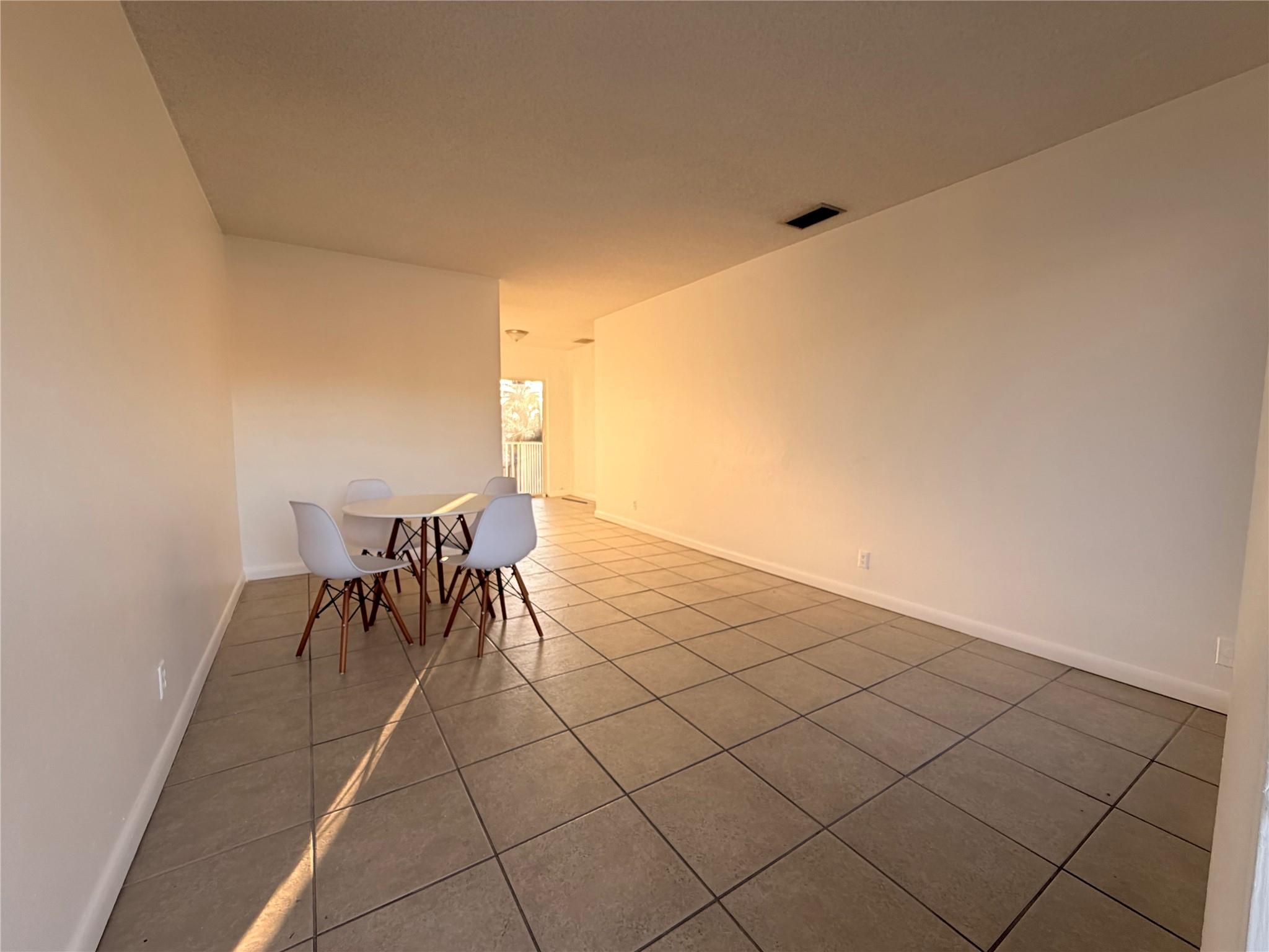 Hollywood Hills 6-22 B - Residential Lease