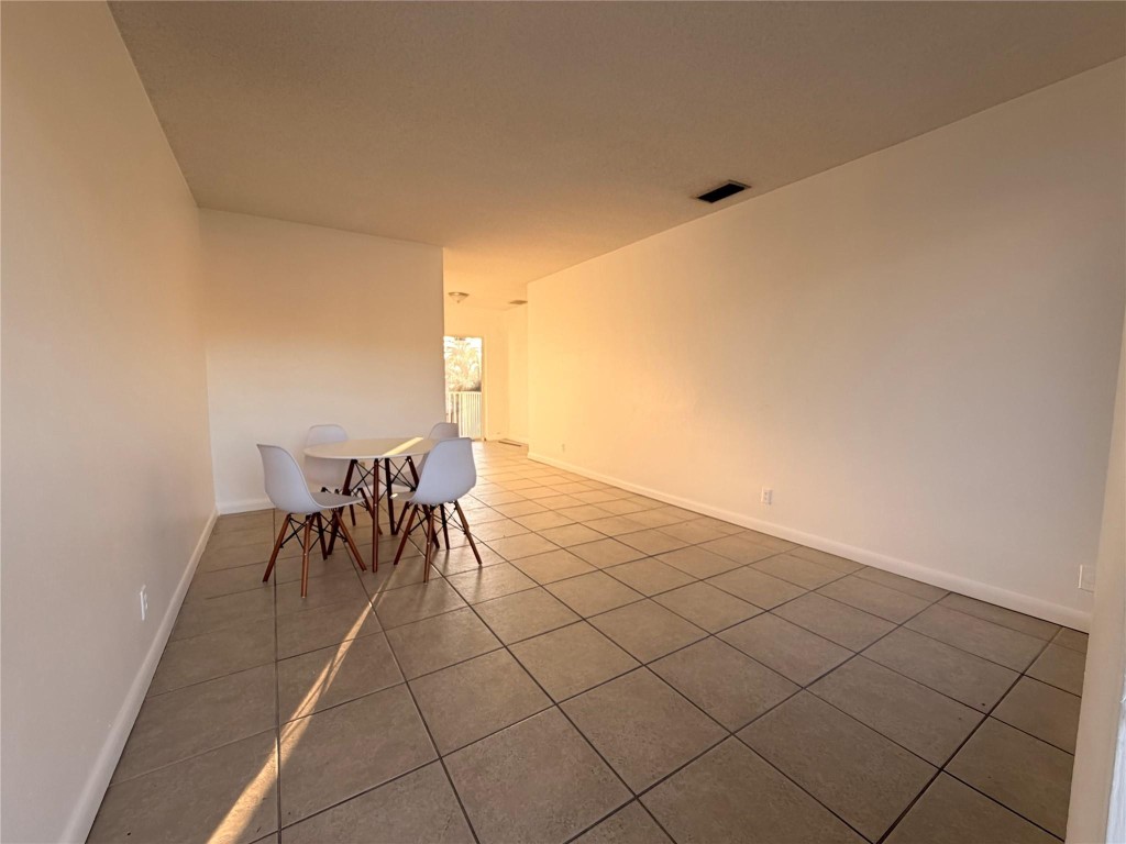 Hollywood Hills 6-22 B - Residential Lease