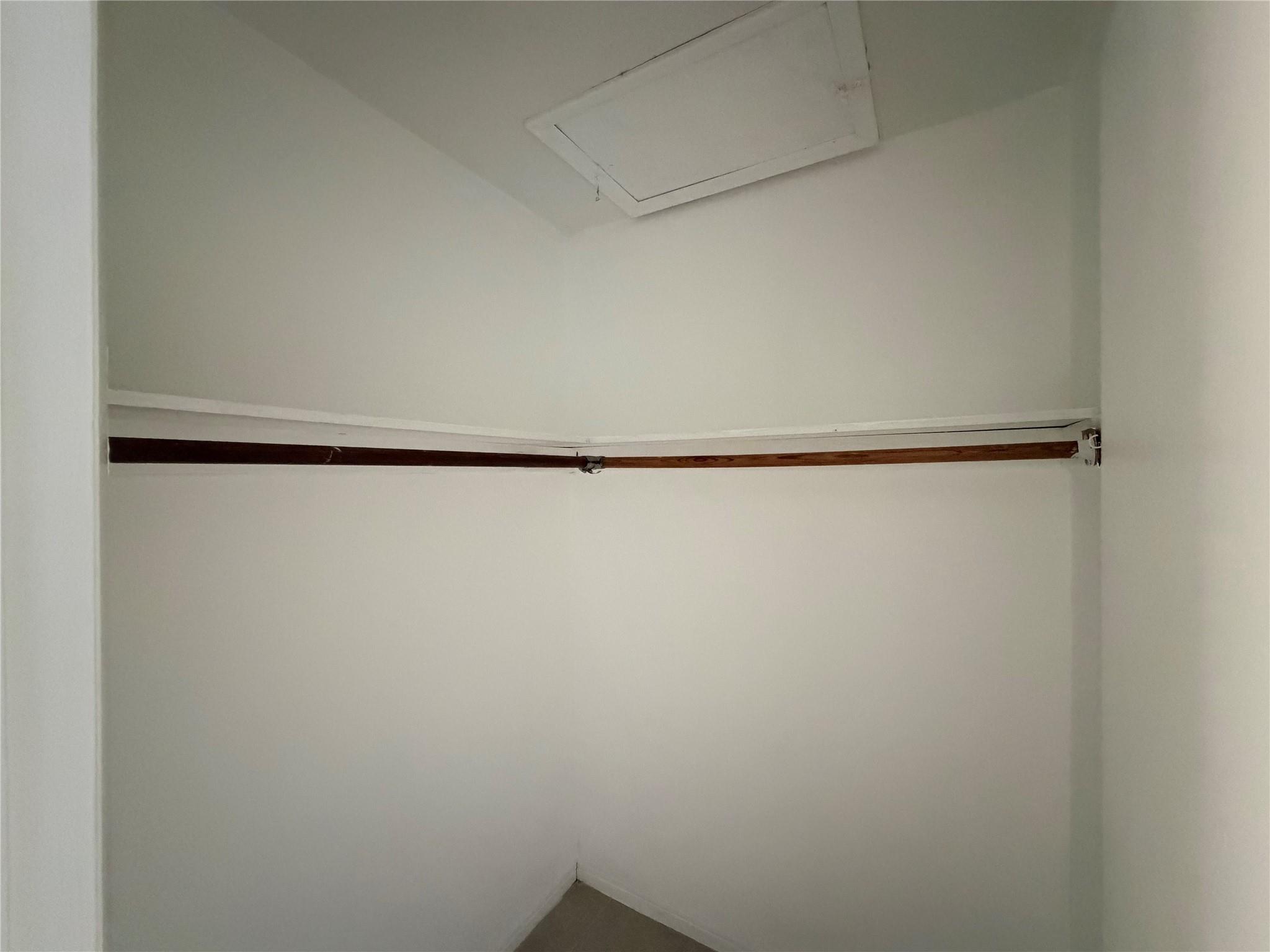 Hollywood Hills 6-22 B - Residential Lease