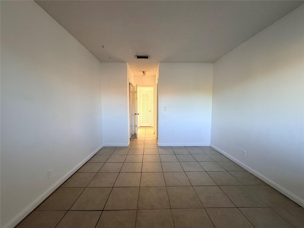 Hollywood Hills 6-22 B - Residential Lease