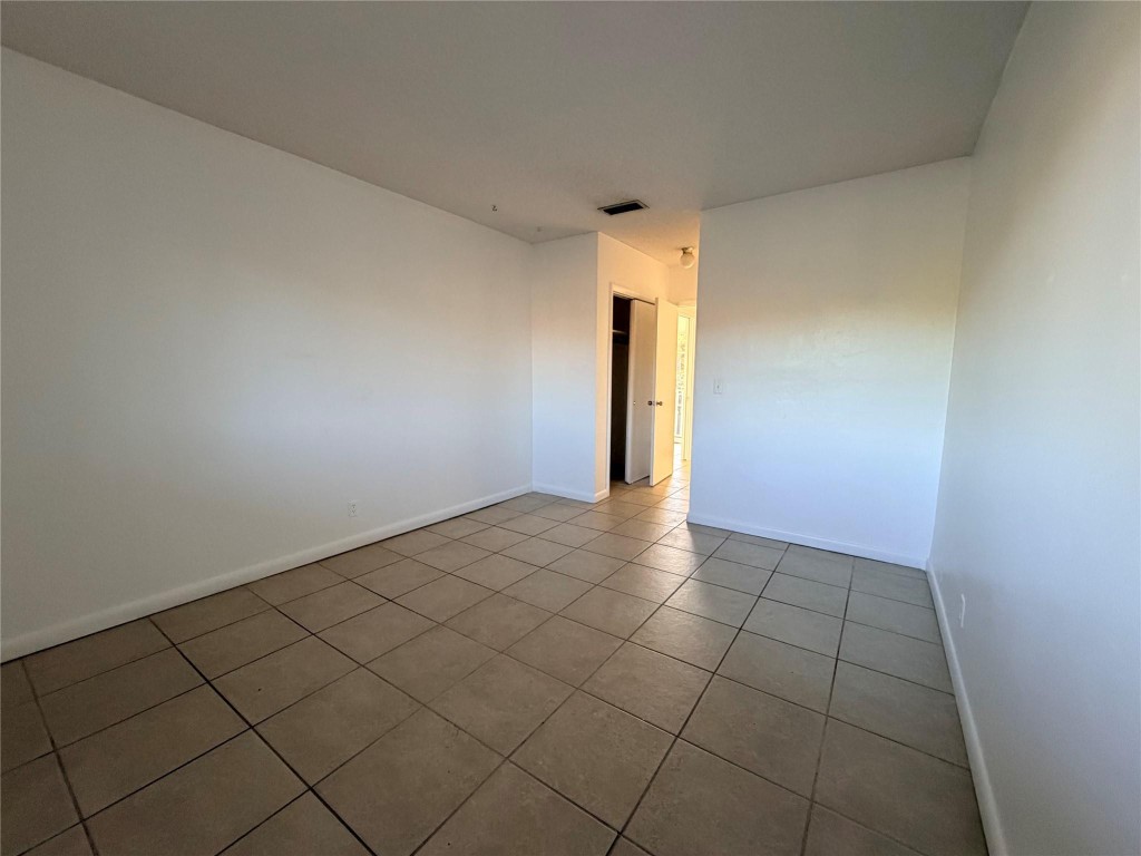 Hollywood Hills 6-22 B - Residential Lease