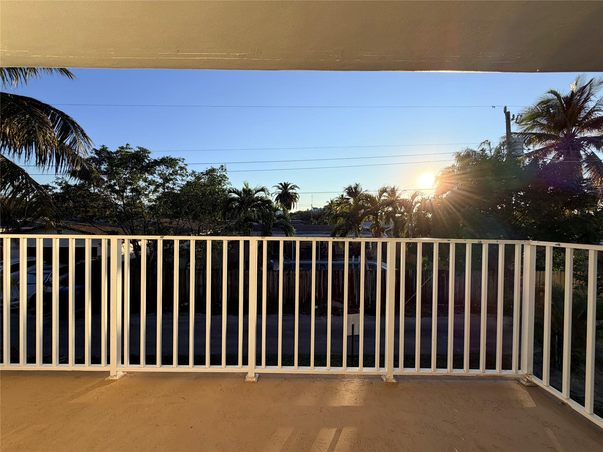 Hollywood Hills 6-22 B - Residential Lease