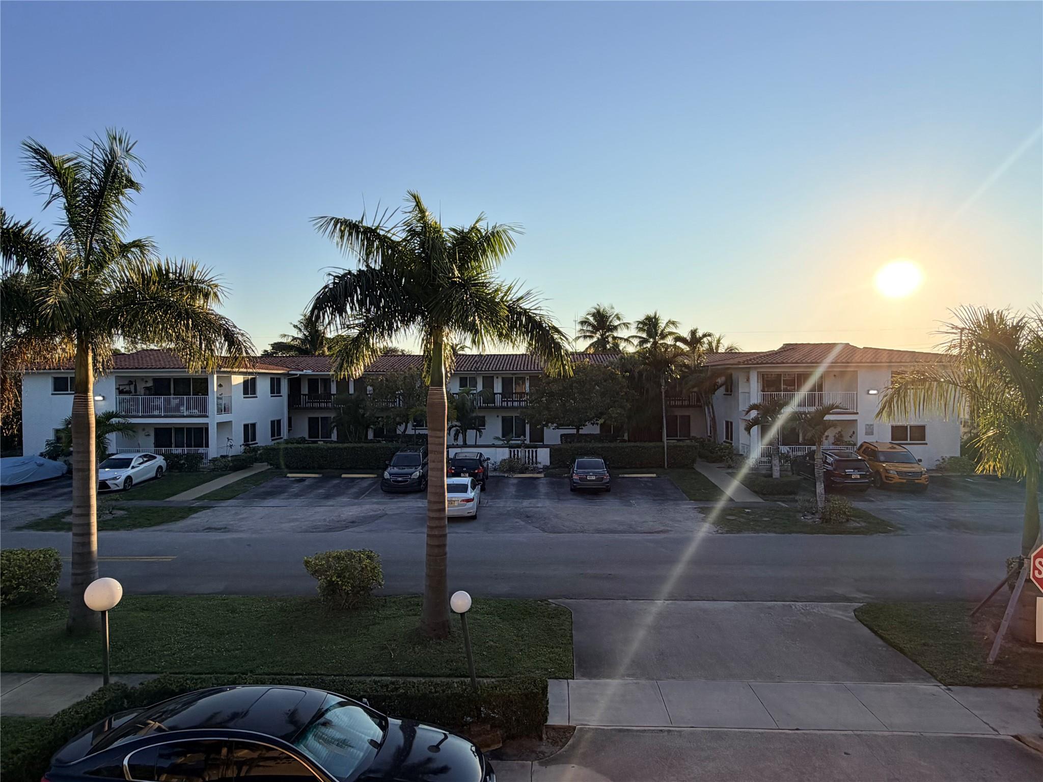 Hollywood Hills 6-22 B - Residential Lease