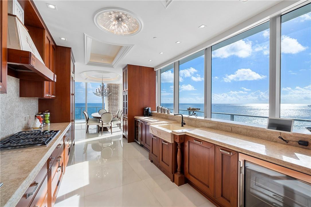 AUBERGE BEACH - Residential