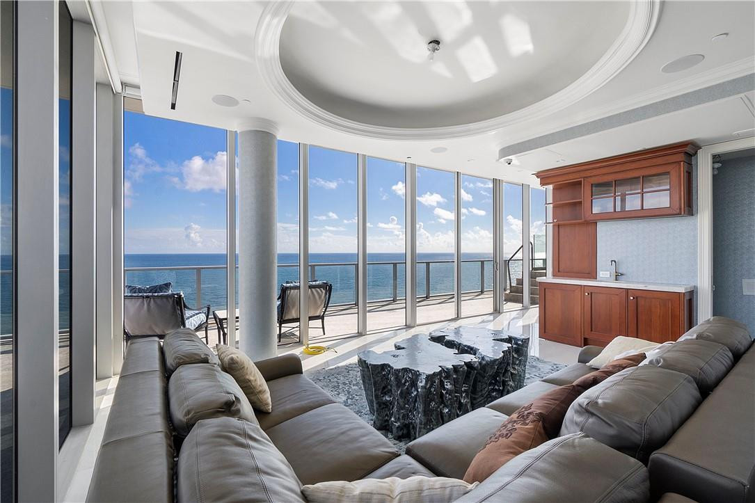 AUBERGE BEACH - Residential