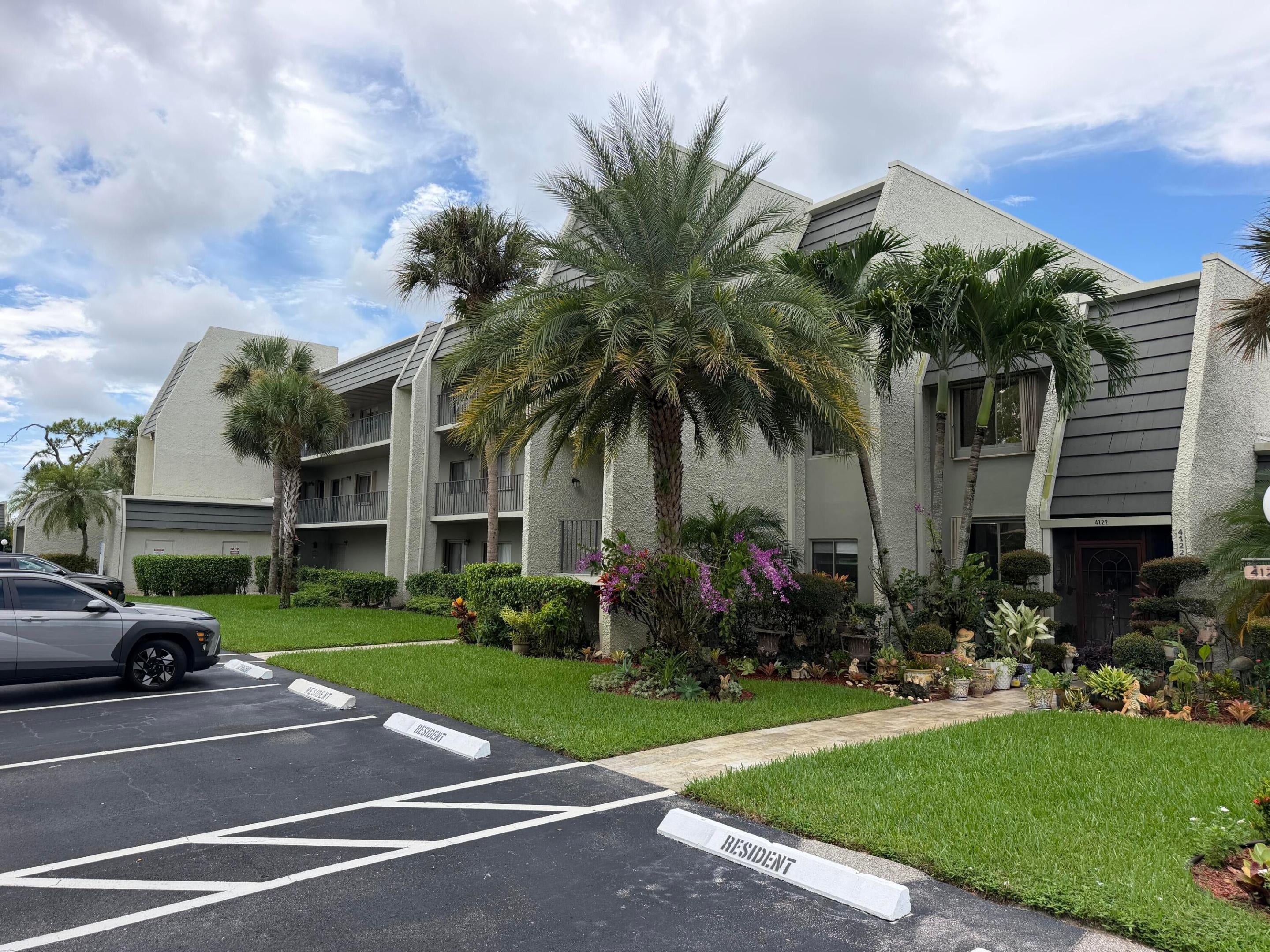 4120 Tivoli Court 208