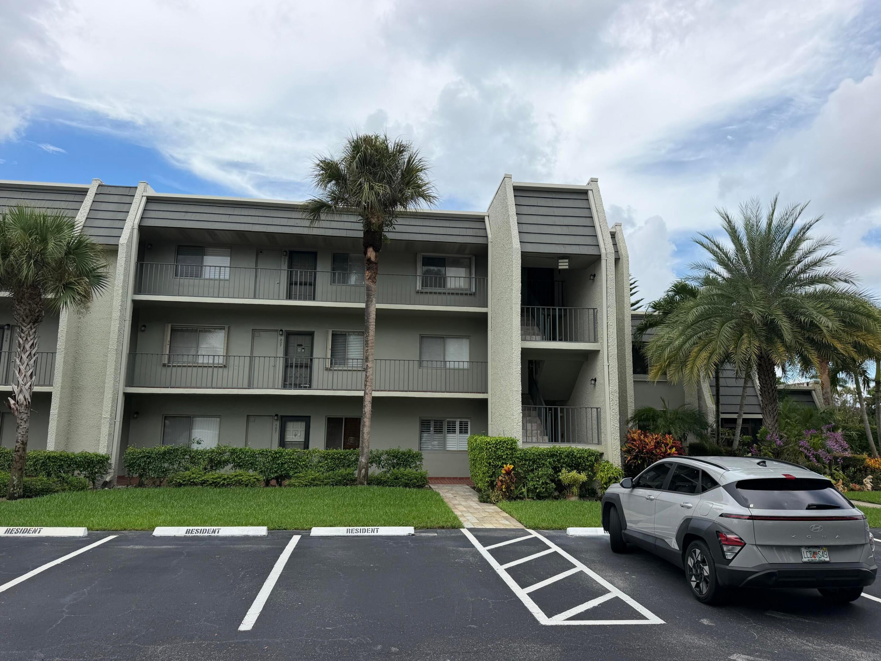 4120 Tivoli Court 208