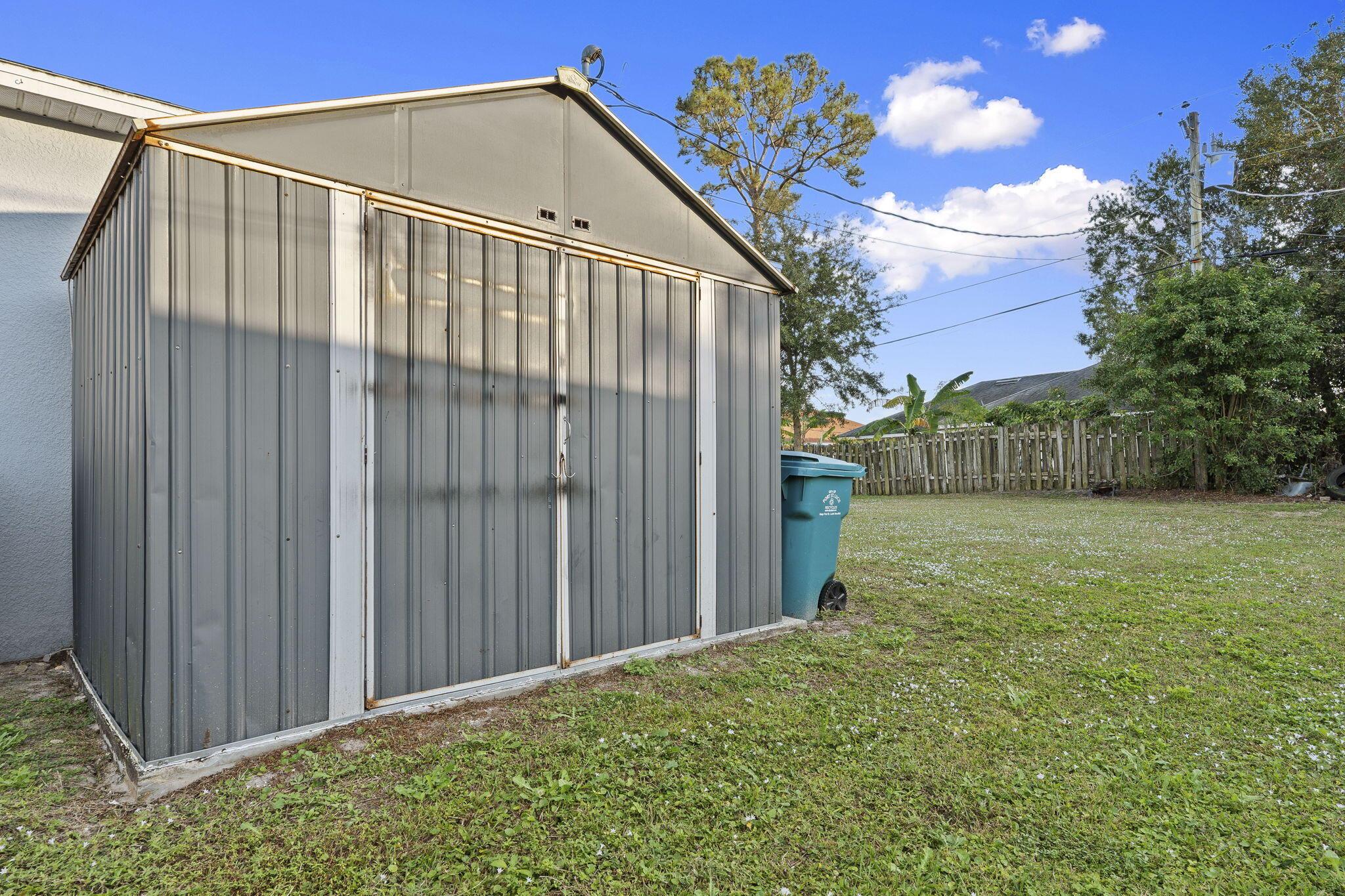 PORT ST LUCIE SECTION 8 - Residential