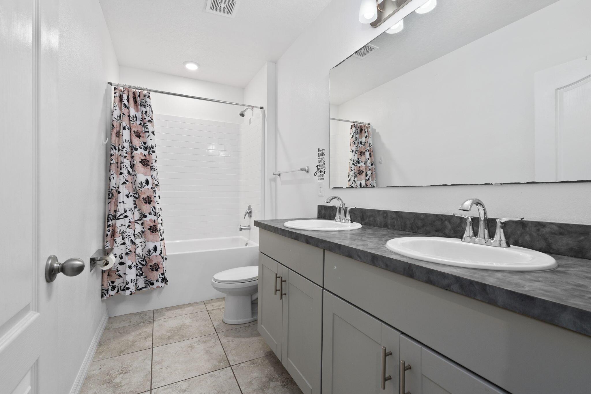 PORT ST LUCIE SECTION 8 - Residential