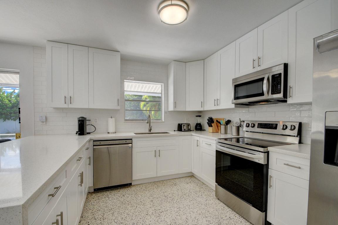 PALM BEACH ISLES 1 - Residential