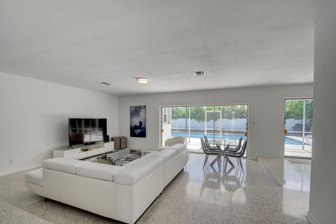 PALM BEACH ISLES 1 - Residential