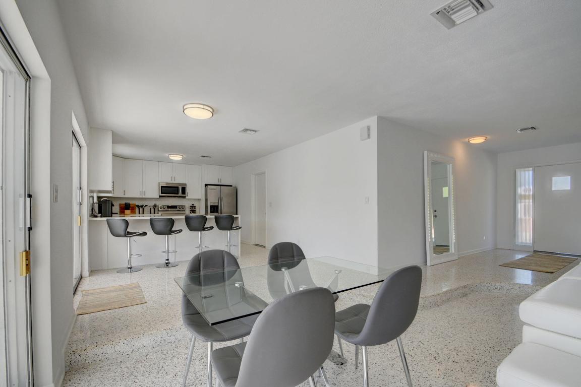 PALM BEACH ISLES 1 - Residential