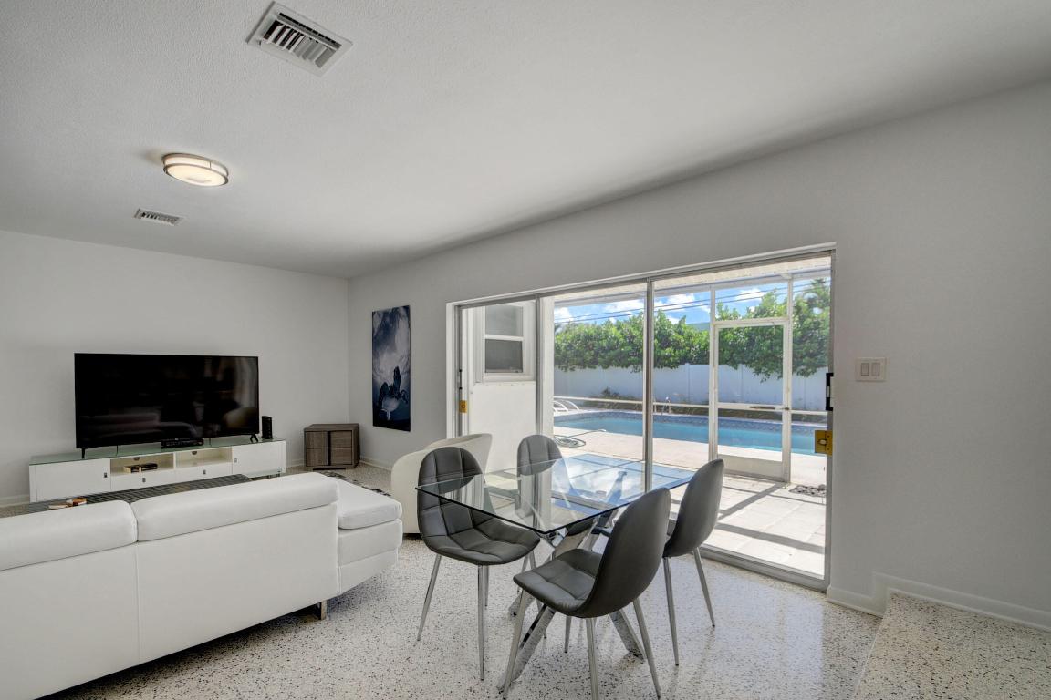 PALM BEACH ISLES 1 - Residential
