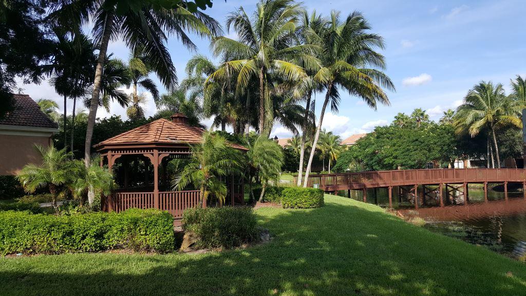 RIVIERA PALMS CONDO - Residential