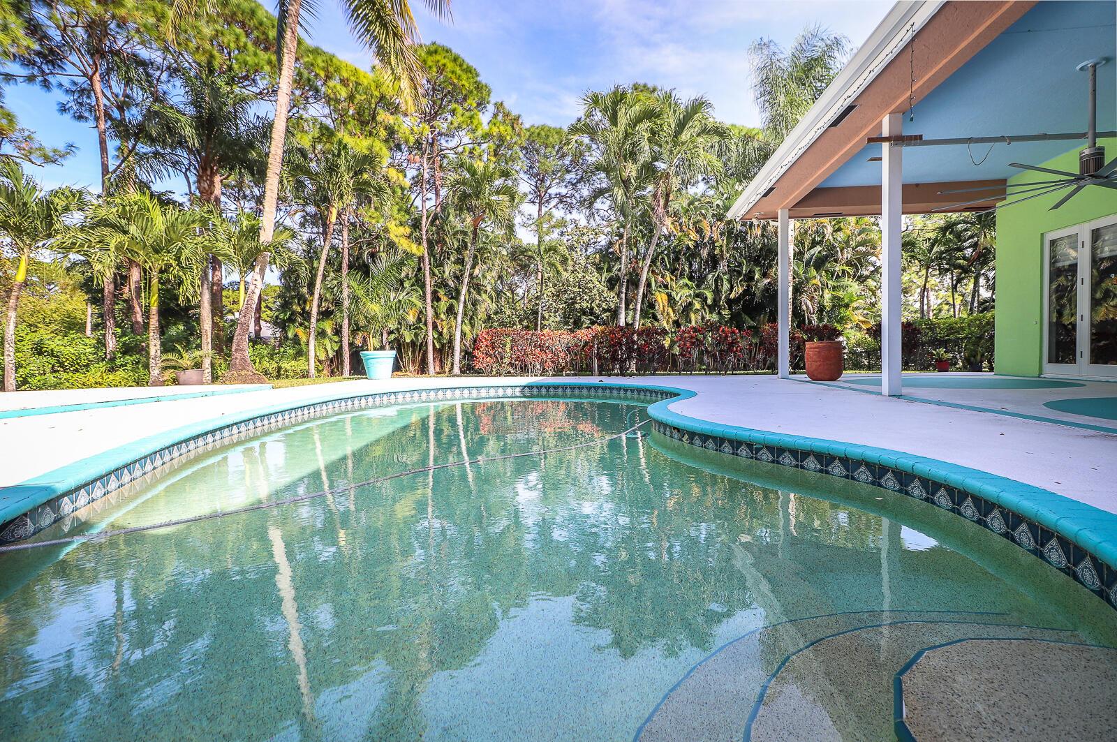 Palm Beach Country Estate - Residential