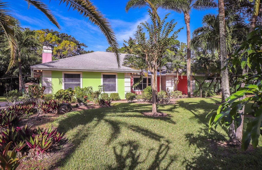 Photo of 6599 140th Lane N, Palm Beach Gardens, FL 33418 (MLS # R11144095)