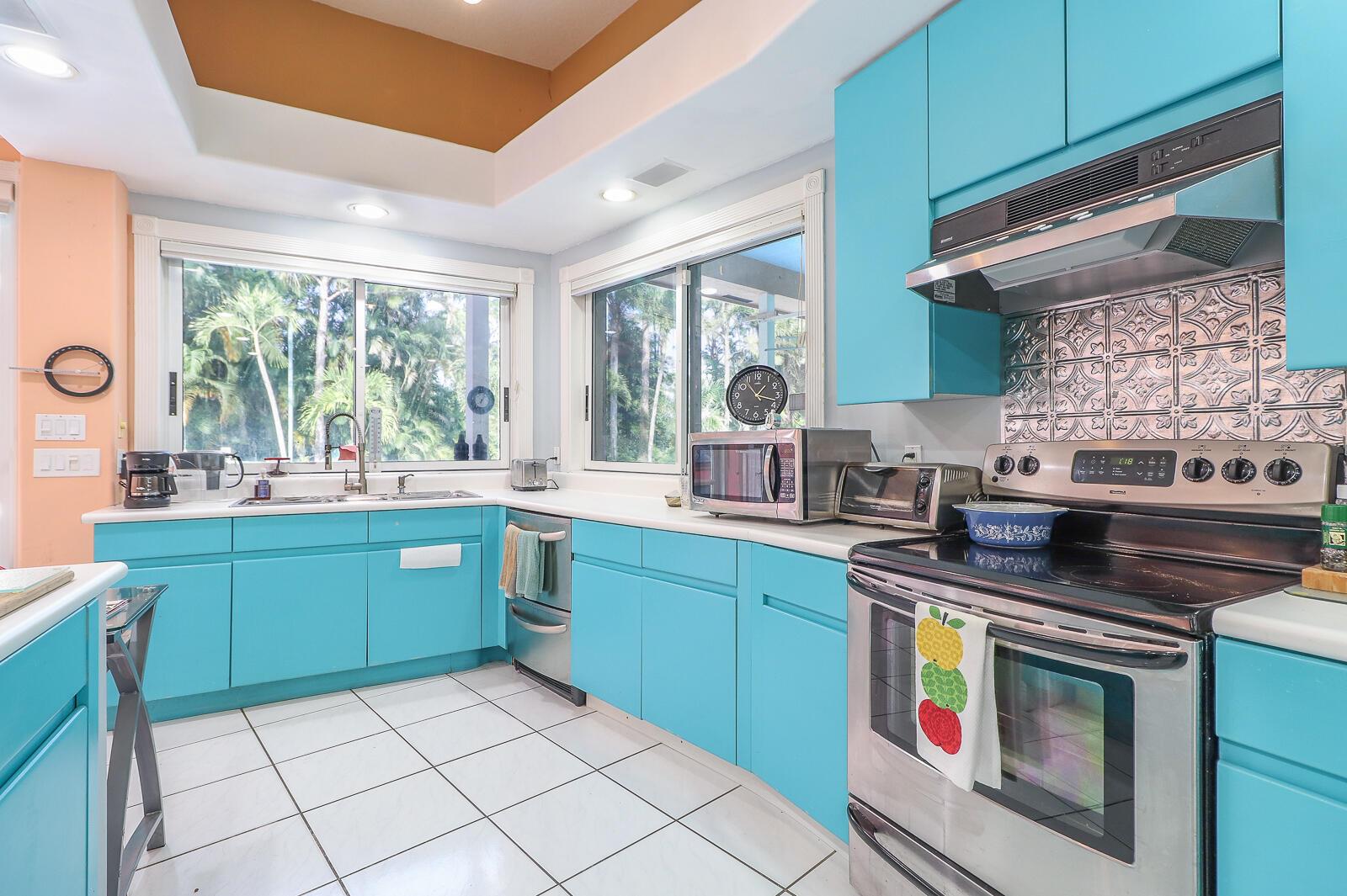 Palm Beach Country Estate - Residential