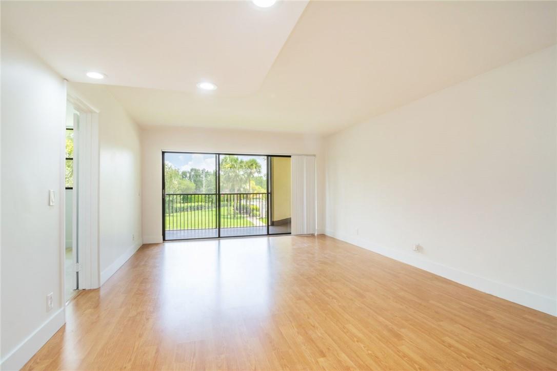 CC APTS AT BONAVENTURE - Residential Lease